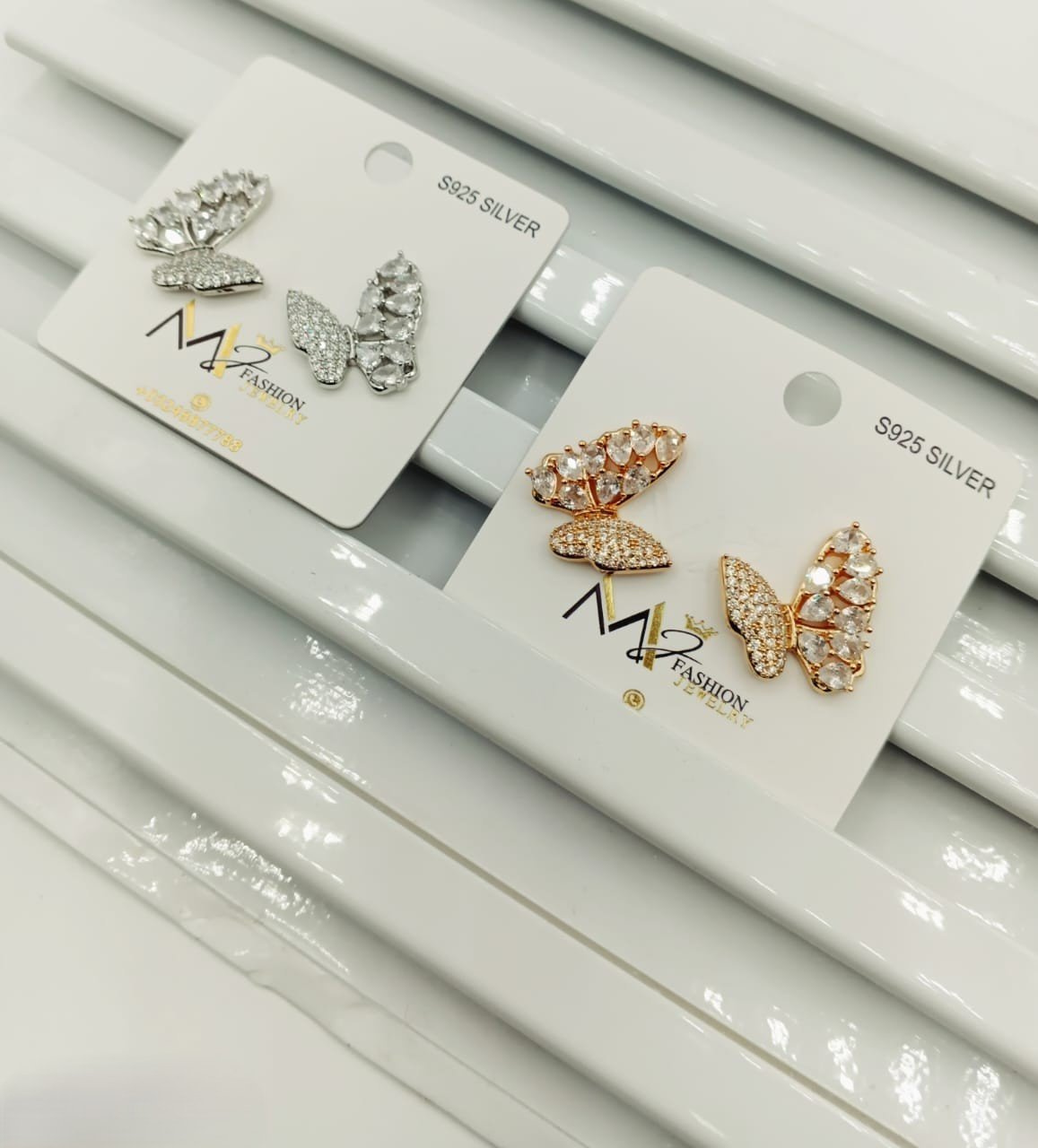 Graceful Silver Tone earrings - G2D-AJ-MJ-0020