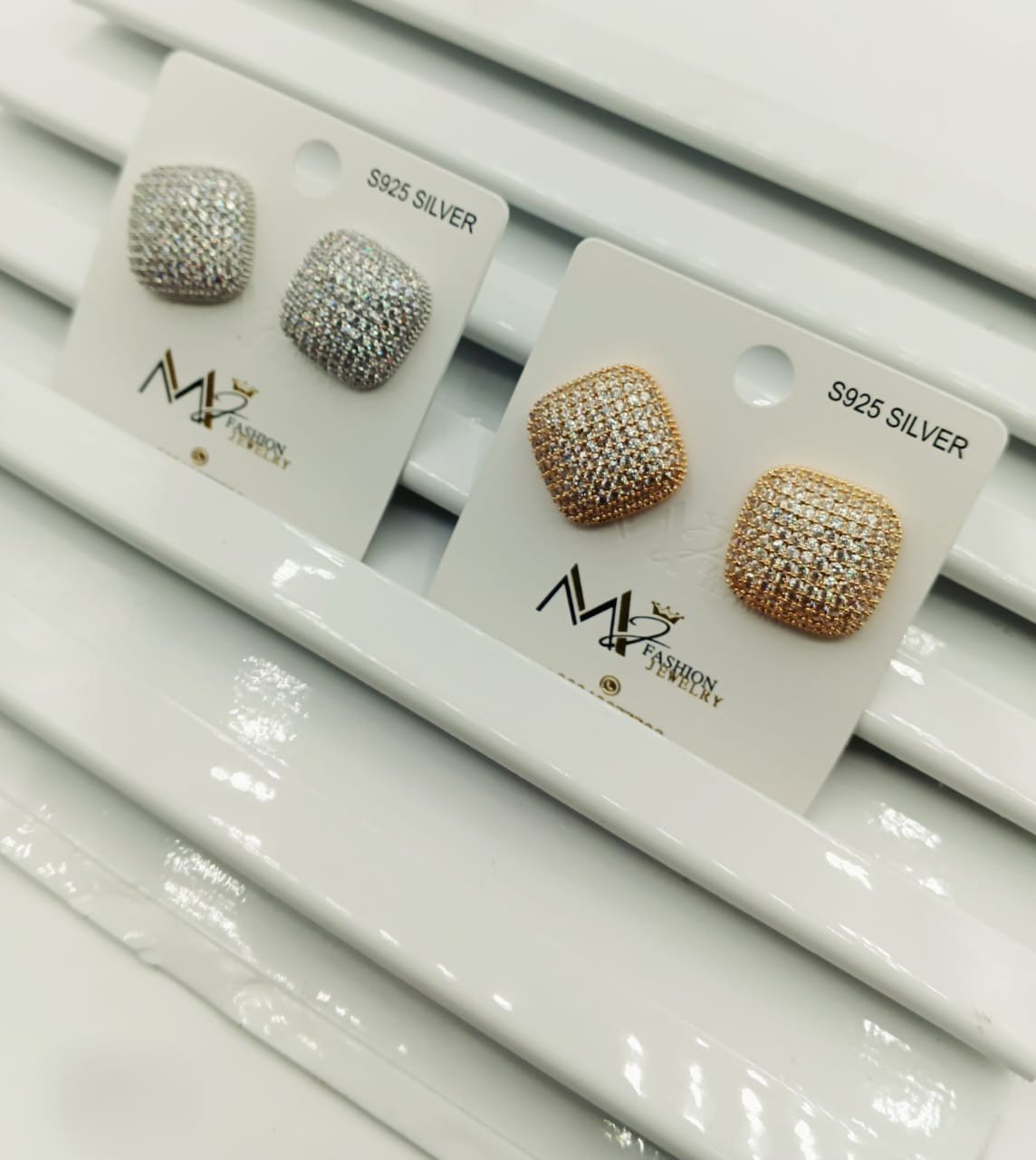 Alluring Pearl earrings - G2D-AJ-MJ-0022