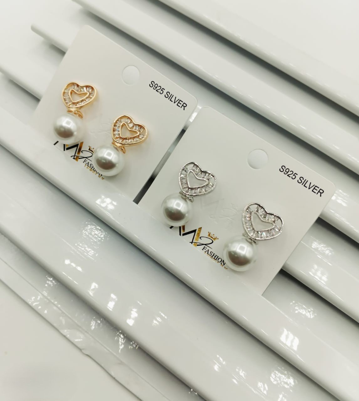 Lustrous Stone Studded earrings - G2D-AJ-MJ-0028