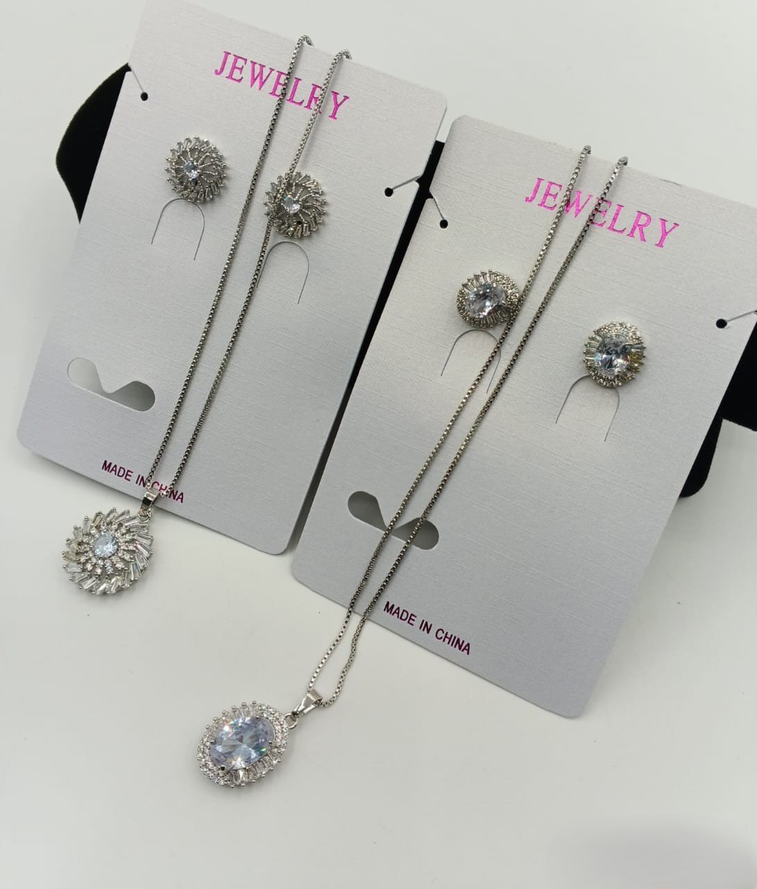 Lustrous Stone Studded necklace - G2D-AJ-MJ-0207