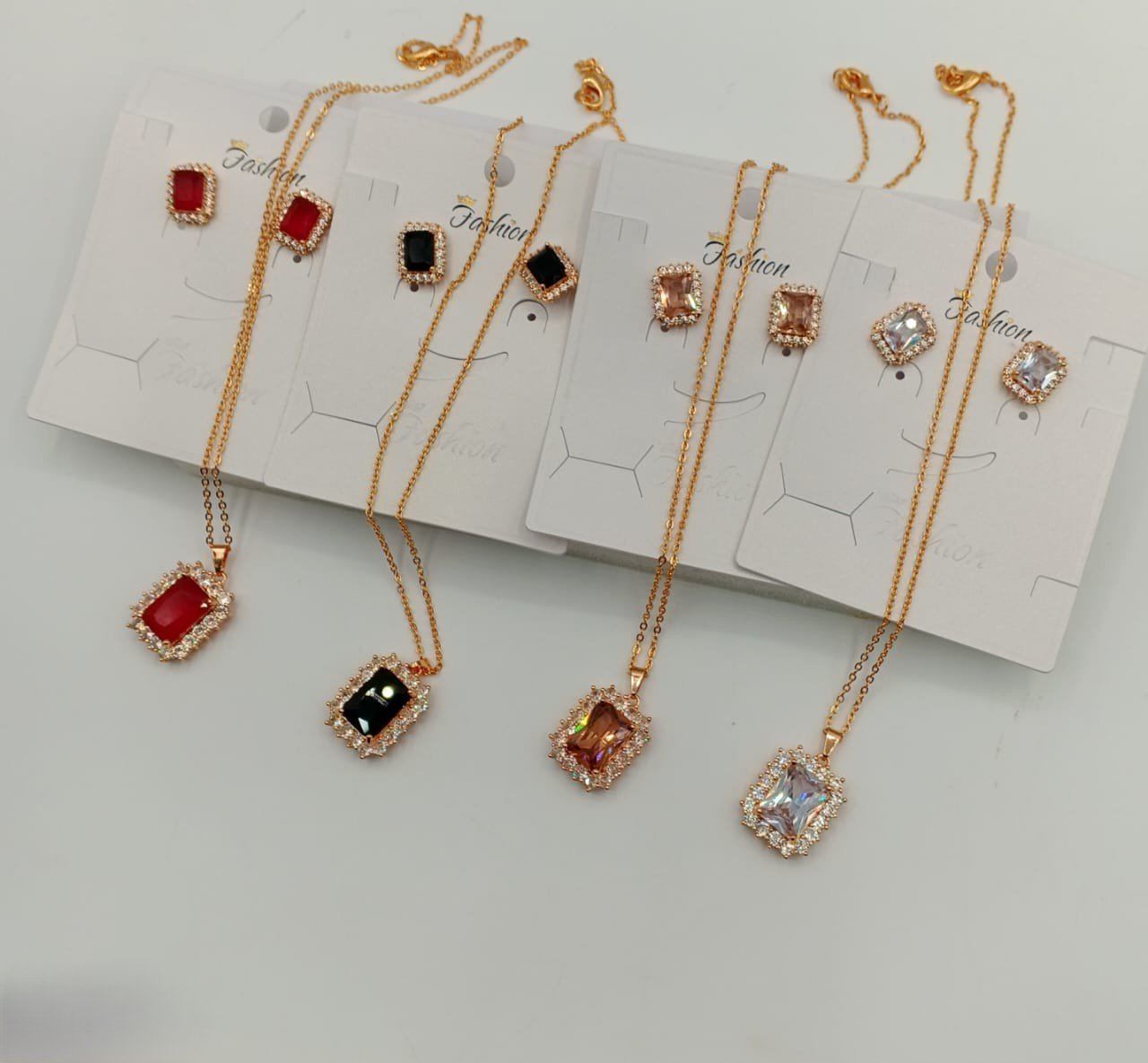 Enchanting Polished Metal Nose necklace - G2D-AJ-MJ-0209