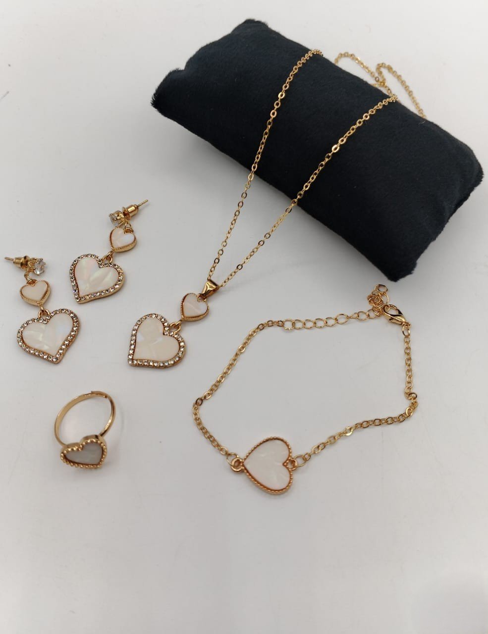 Radiant Silver Tone necklace - G2D-AJ-MJ-0232