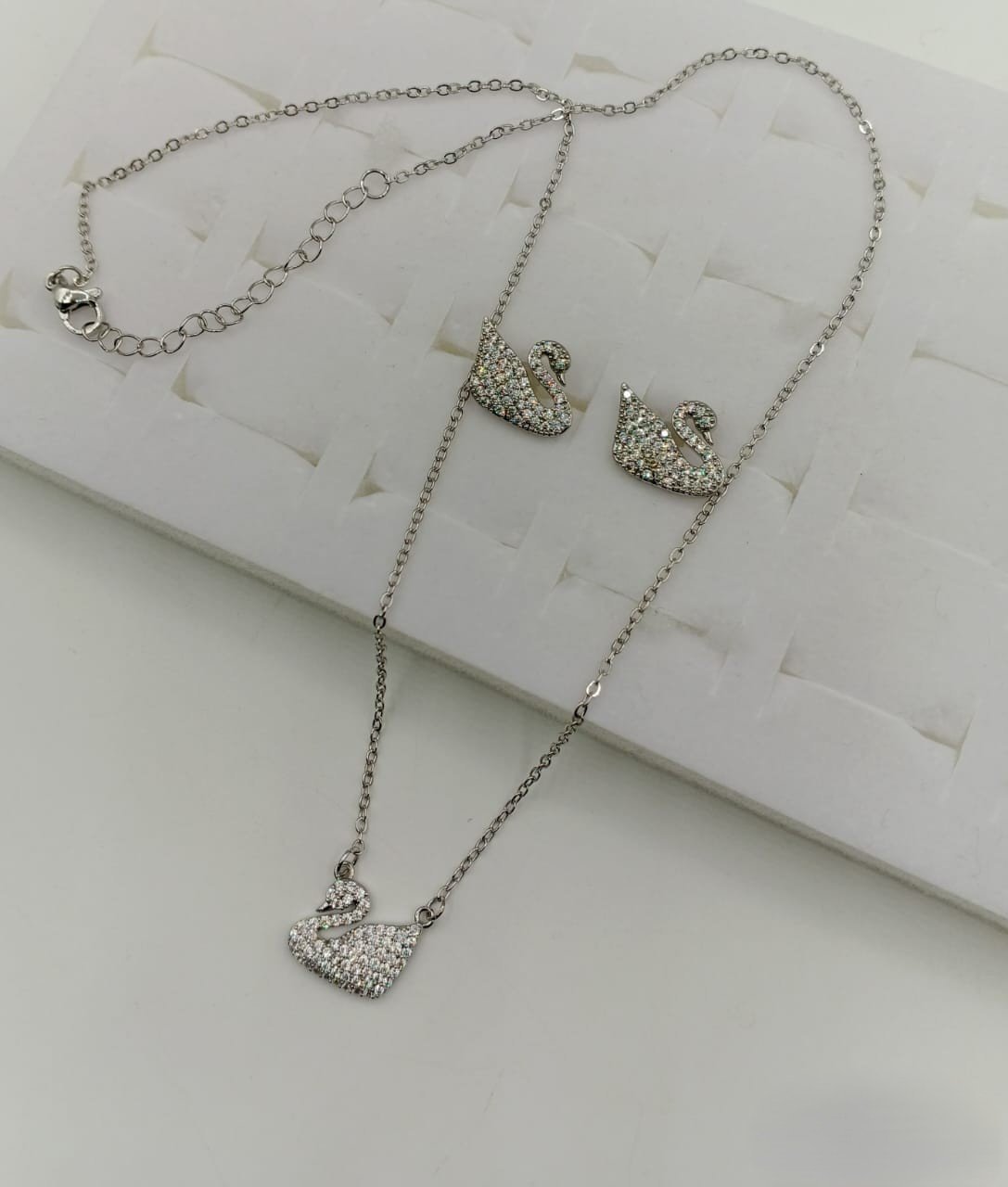 Minimal Crystal necklace - G2D-AJ-MJ-0242