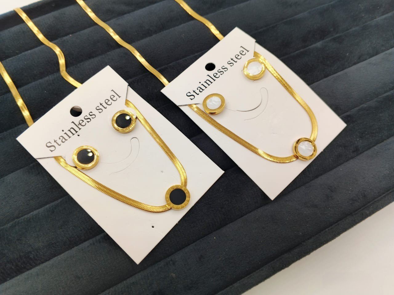 Ornate Stone Studded necklace - G2D-AJ-MJ-0337