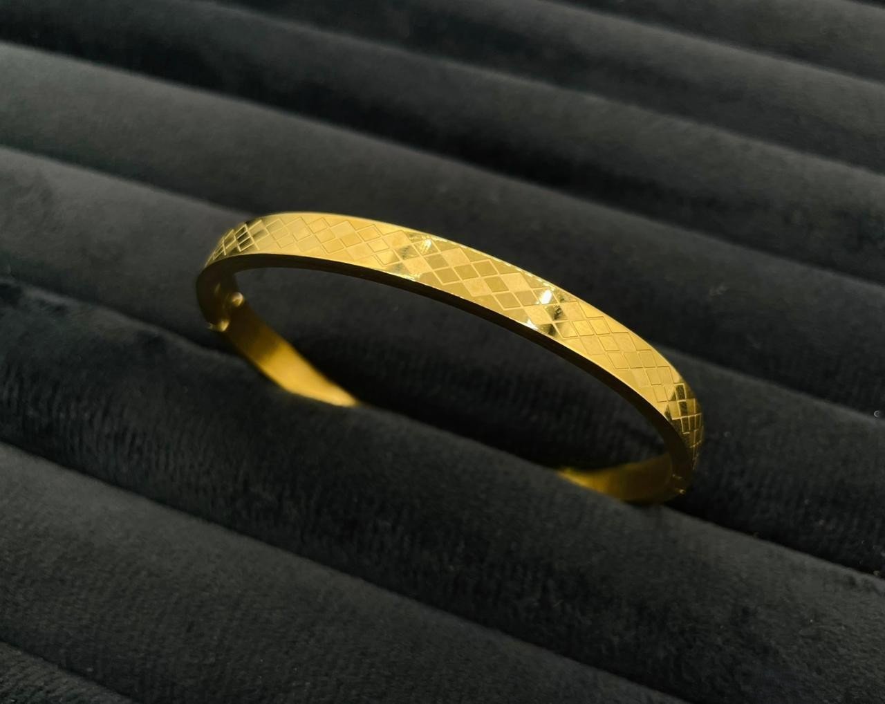 Gorgeous Alloy kara - G2D-AJ-MJ-0421