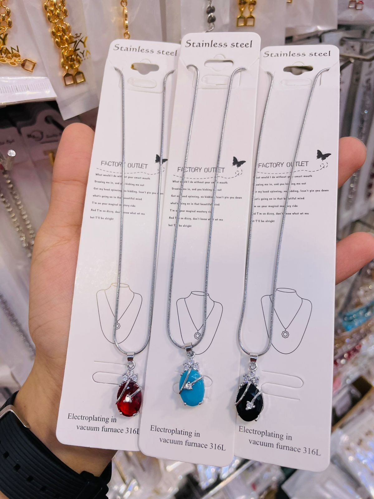 Lustrous Polished Metal Nose necklace - G2D-AJ-MJ-0431