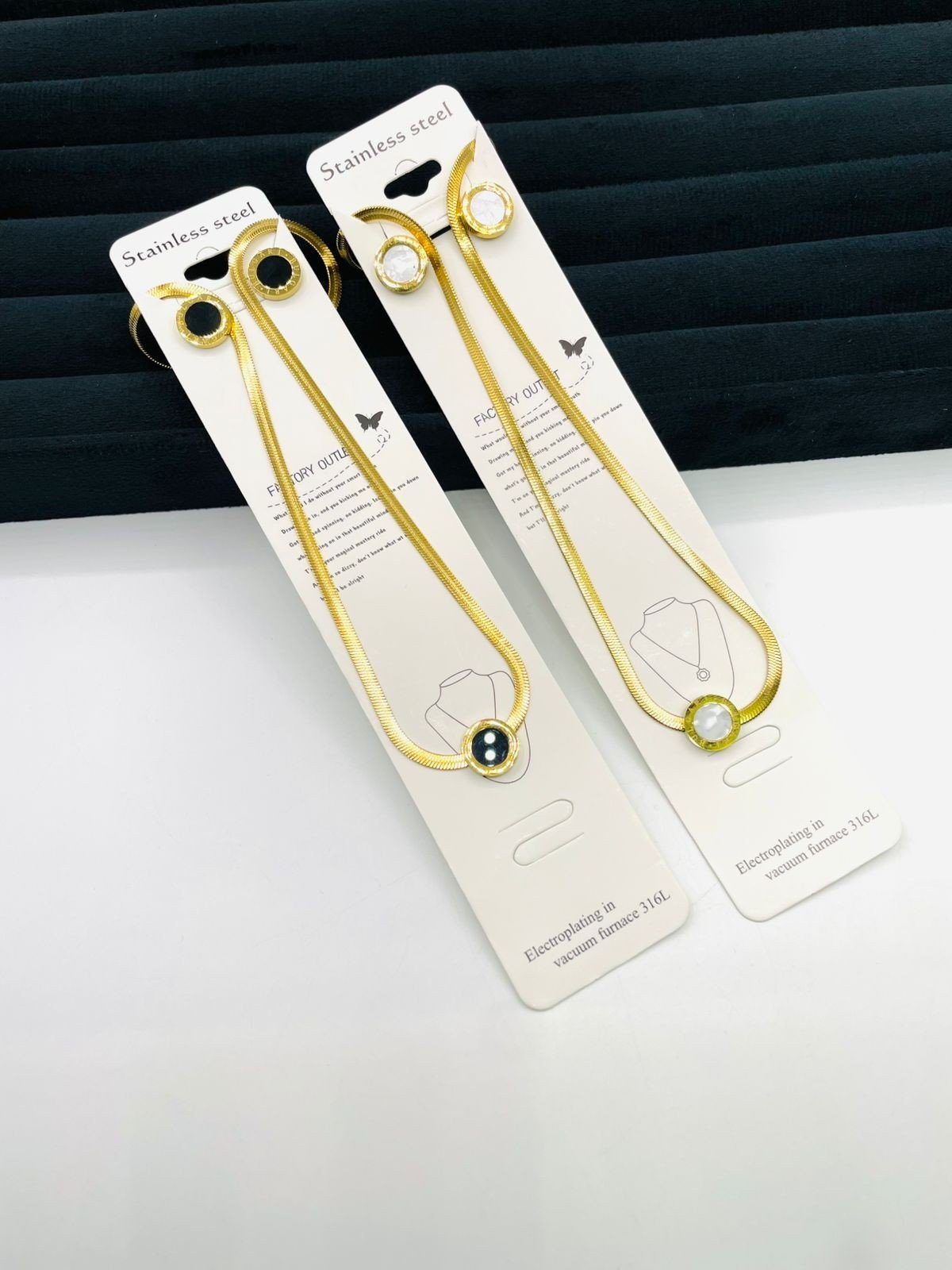 Vibrant Silver Tone necklace - G2D-AJ-MJ-0542